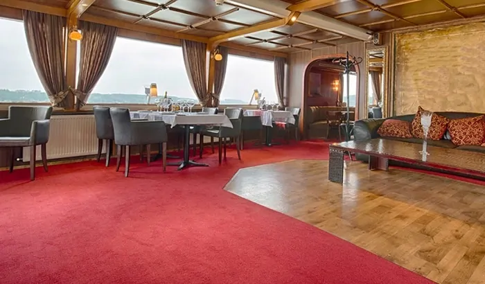 Yacht carpet cleaning onboard Yacht carpet cleaning onboard Sardinia